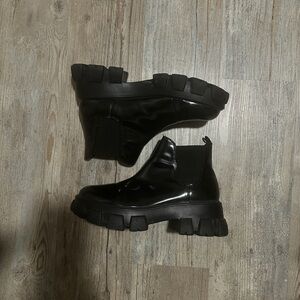 Black Chunky Chelsea Boots